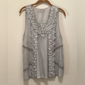 POL Light Gray Floral Lace Appliqué Sleeveless Top